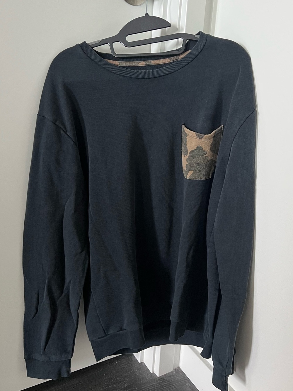 Men's Zara Black Crewneck Sweater with Camo Pocket